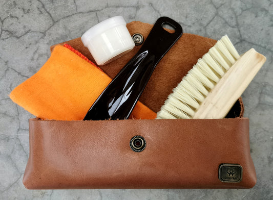 Shoe polish travel kit